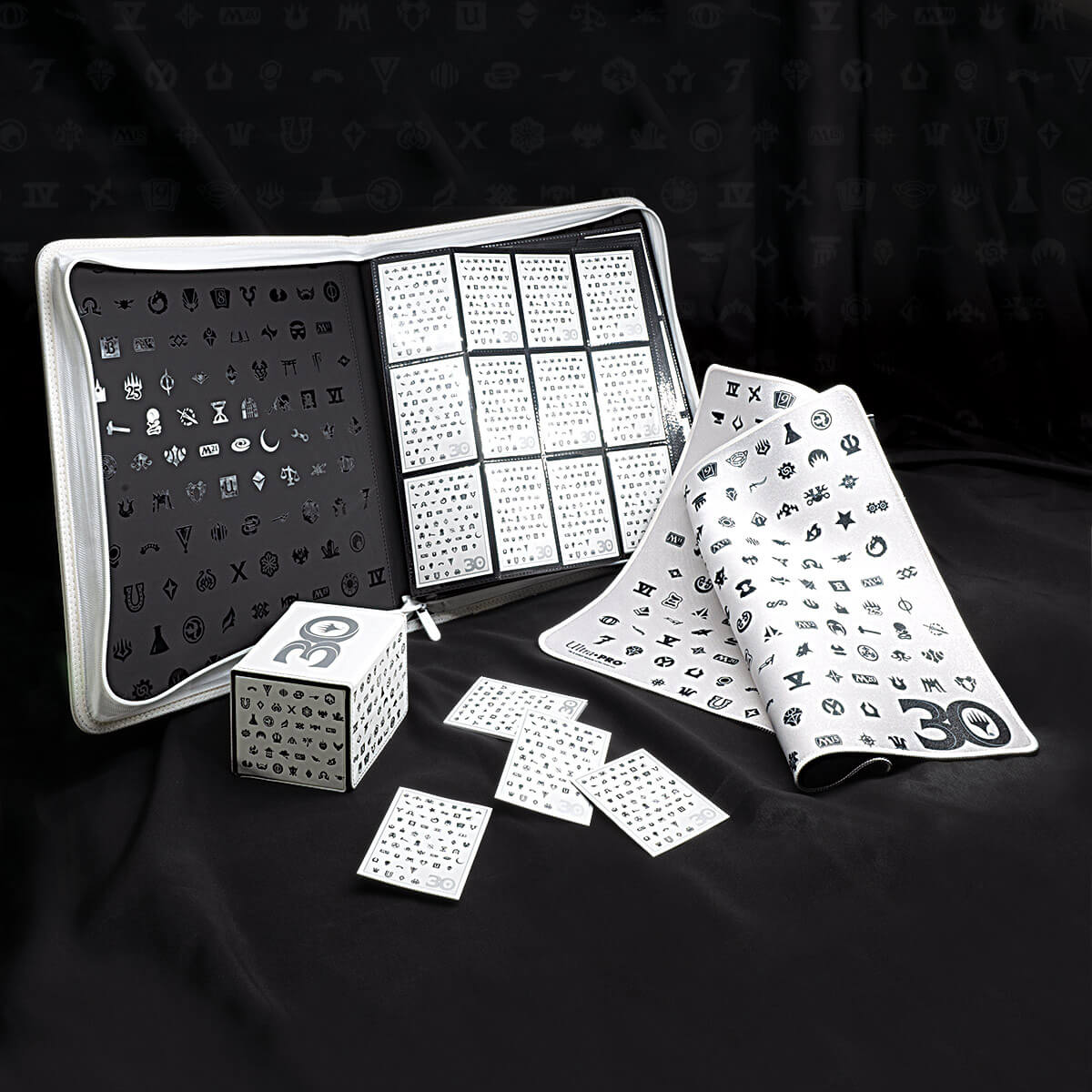 30th Anniversary 105ct APEX™ Deck Protector® Sleeves for Magic: The Gathering - E - 19869 - Ultra PRO - Ultra PRO International