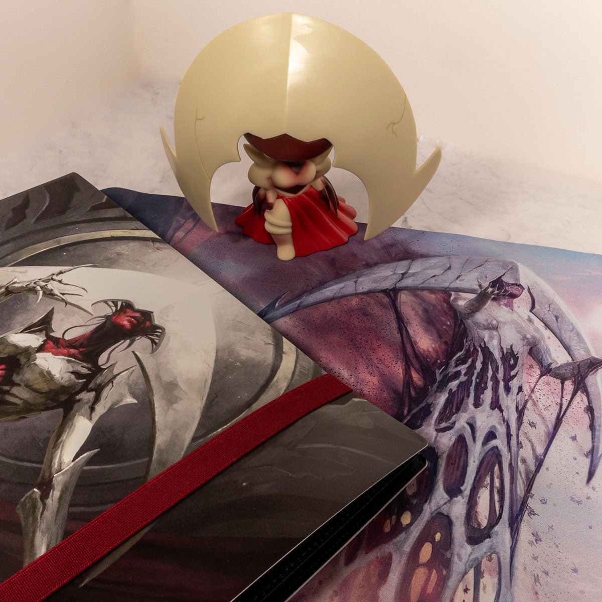 Figurines from the Vault Legends: Elesh Norn for Magic: The Gathering - E - 18501 - Ultra PRO - Ultra PRO International