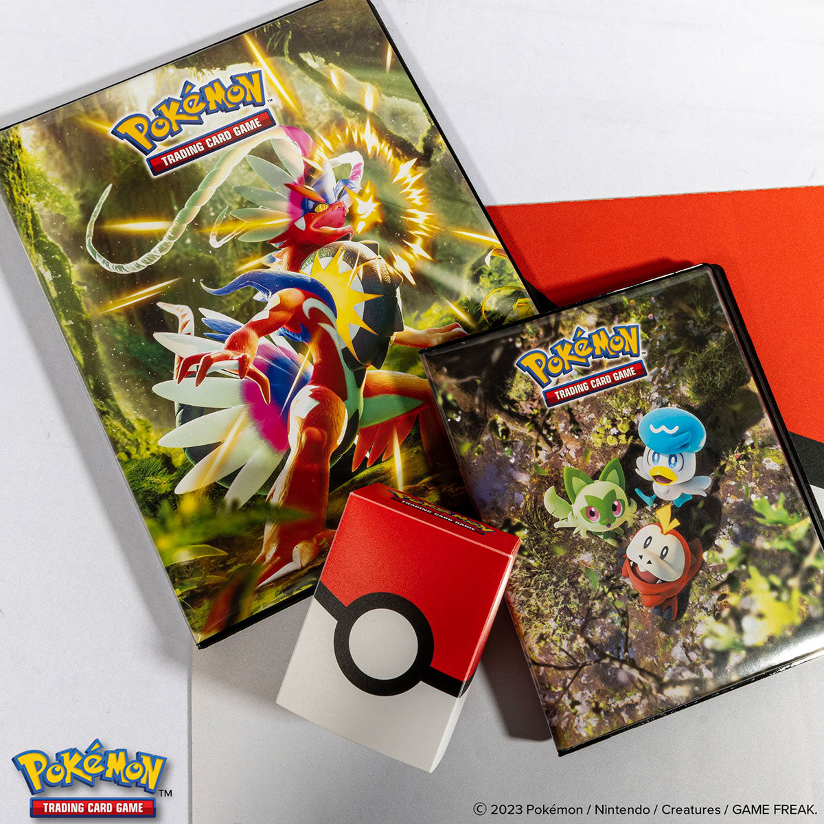 Scharlachrote und violette Koraidon und Miraidon 9-Taschen-Mappe für Pokemon